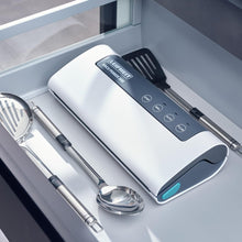 Load image into Gallery viewer, Leifheit Machine de mise sous vide alimentaire Vacu Power 500, appareil pour emballage sous vide + 10 sacs sous vide alimentaire (20 x 30 cm)