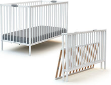 Load image into Gallery viewer, WEBABY - Lit bébé pliant 60x120cm Blanc | Bois massif | Dès la naissance |Confort de sommeil | Sommier à lattes | Compact | Transportable | Pliable |Gain de place | Lit de voyage